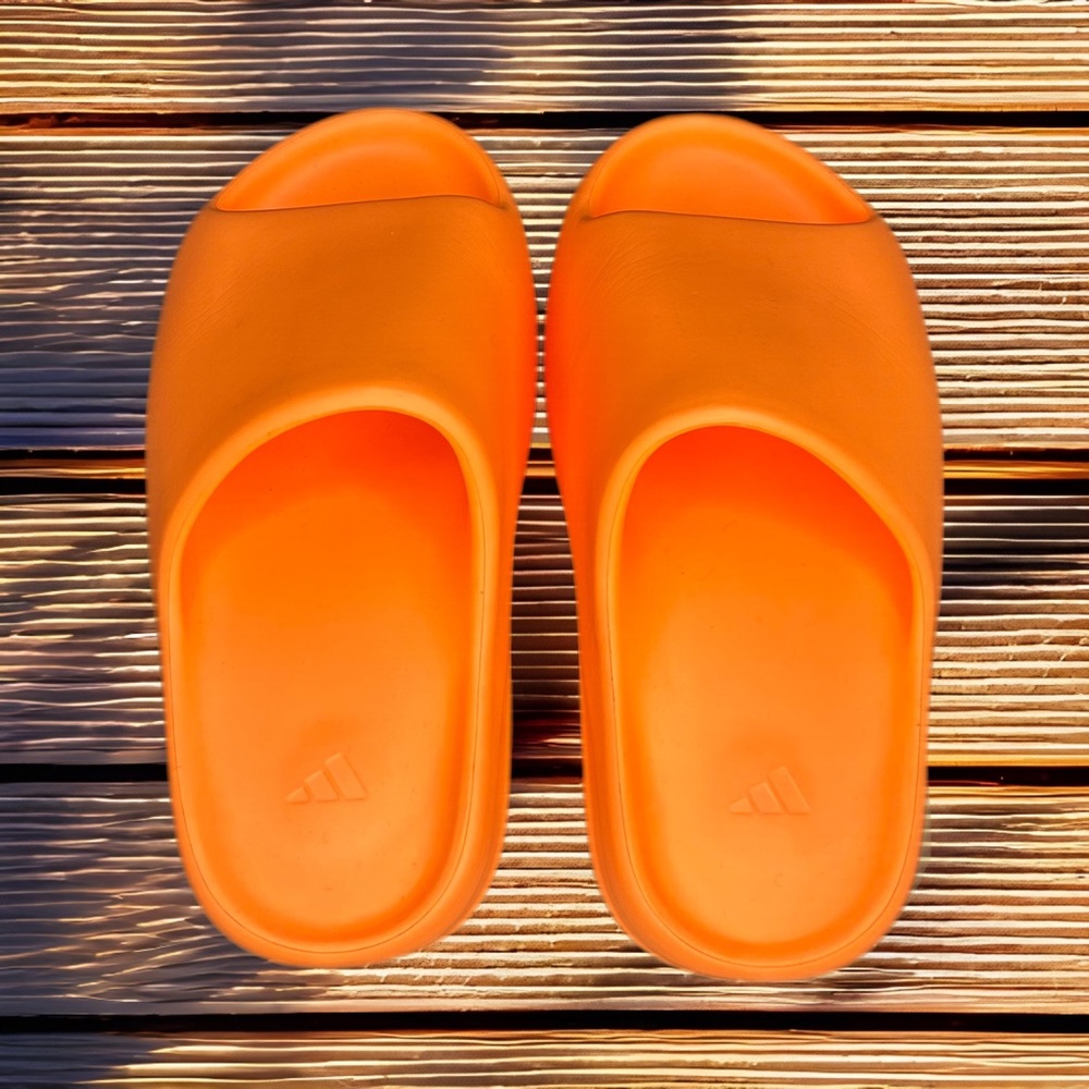Yeezy Orange slides | Size 5 | Like New |